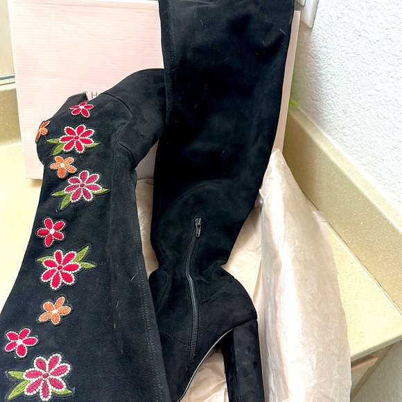 CHINESE LAUNDRY SUEDE OVER THE KNEE BOOTS - Picture 4 of 7